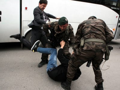 Polícia carrega contra manifestação de solidariedade com mineiros - TVI