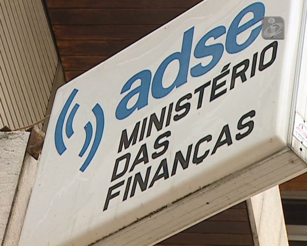 Cavaco aprova aumento dos descontos para a ADSE