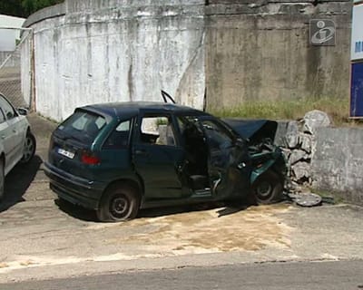 Despiste contra muro faz um morto em Coimbra - TVI