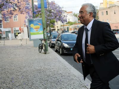 Moção que questiona António Costa chumbada - TVI