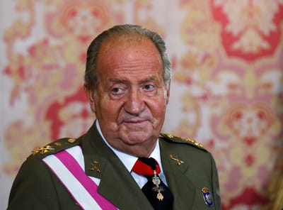 Rei Juan Carlos está exilado no Estoril - TVI