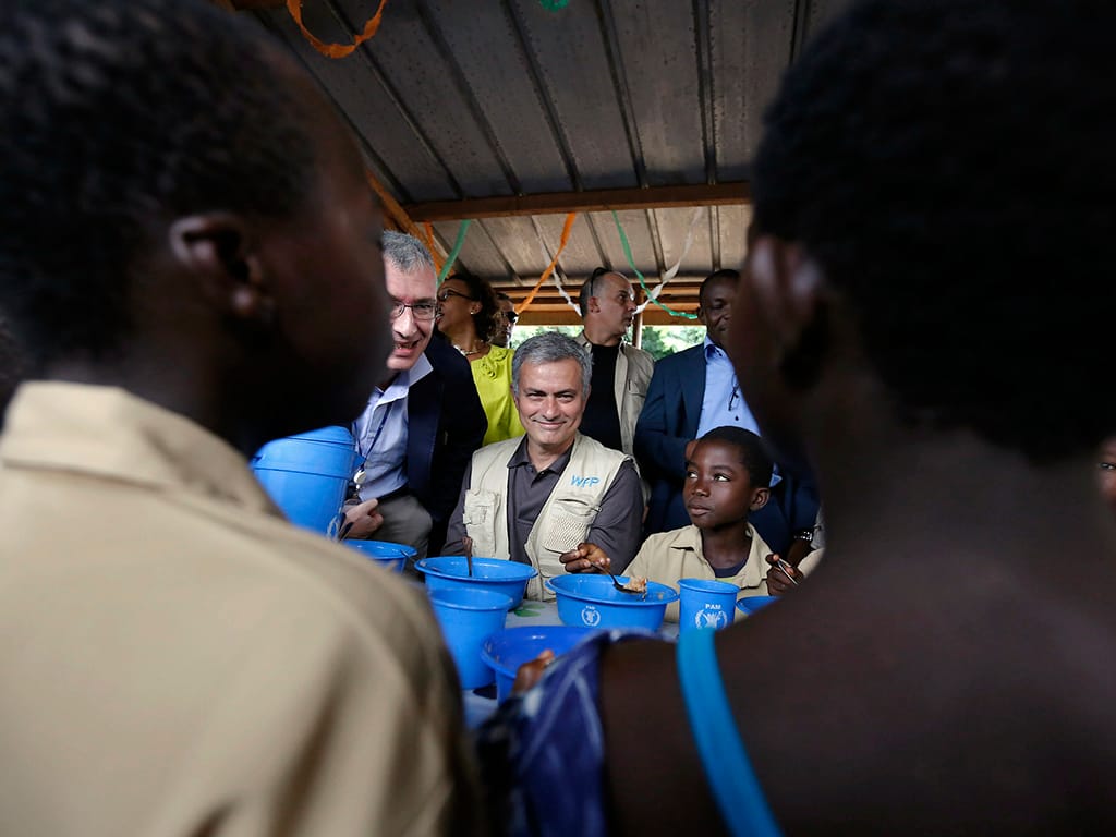 José Mourinho em Nanan village, Yamoussoukro (Reuters)