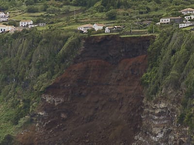 Açores: «Há algum tempo que se agravam os desabamentos» - TVI