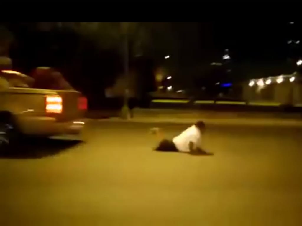 Jovem adepto cai de carro em movimento (Reprodução / Youtube / IPN8bit)