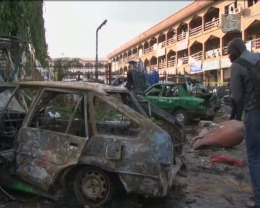 21 mortos na explosão de uma bomba num centro comercial na Nigéria