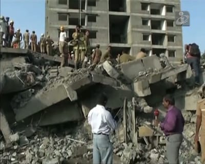 Colapso de prédios faz 16 mortos na Índia - TVI