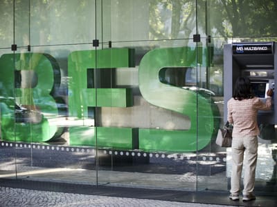 Papéis do Panamá: Mossack Fonseca criou mais de 300 offshores para o GES e BES - TVI