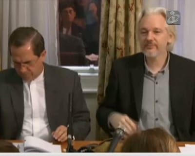 Assange só deixa embaixada quando tiver garantia que não será extraditado - TVI
