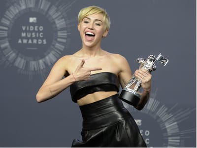 Miley Cyrus vence prémio da MTV para vídeo do ano - TVI