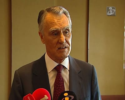 Cavaco: é um «absurdo» convocar Conselho de Estado - TVI