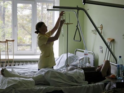 "Em menos de 24 horas encerraram 235 camas em hospitais de todo país" - TVI