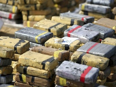 Desmantelada rede de tráfico de droga em Belas - TVI
