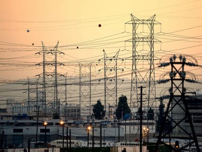 Governo realça que dívida tarifária do setor elétrico está a baixar - TVI