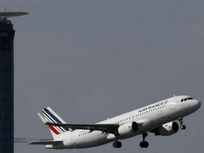 Avião da Air France faz aterragem de emergência no Quénia - TVI