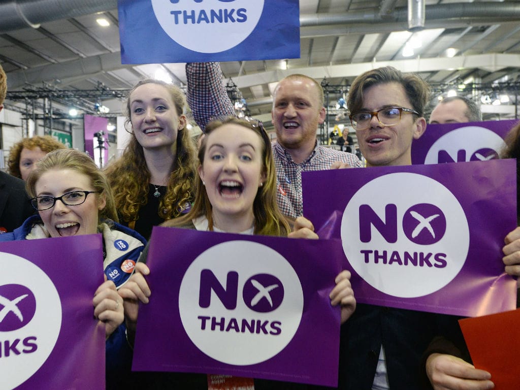 Escócia diz «não» à independência (EPA/ANDY RAIN)