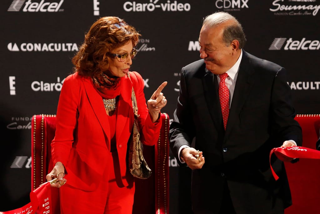 Exposição Sophia Loren Com Carlos Slim  «Ontem hoje e amanhã» no Museu Soumaya na Cidade do México Foto: Reuters