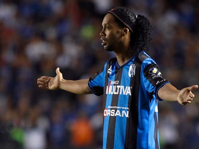 Ronaldinho é novamente detido no Paraguai por falsificação de documentos - TVI