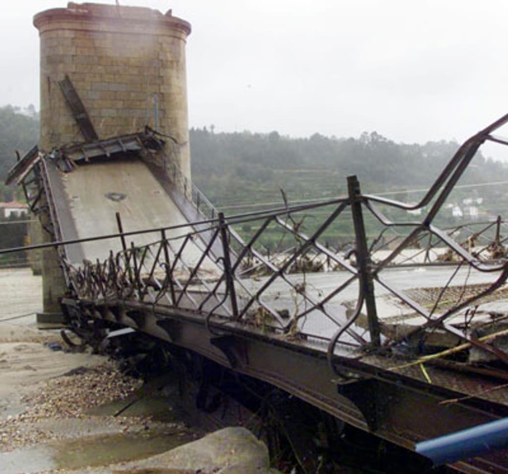 Antiga ponte de Entre-os-Rios