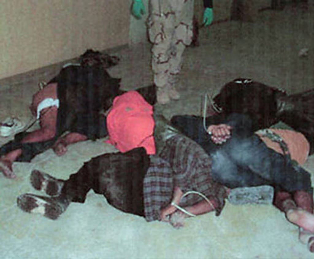 Fotografia da revista New Yorker: Torturas na prisão de Abu Ghraib em Bagdad
