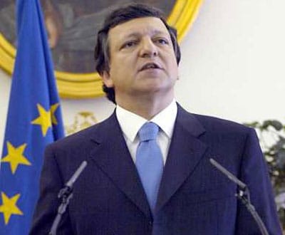 Principais partidos europeus contra moção de censura a Durão Barroso - TVI