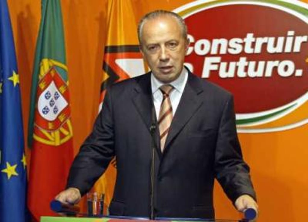 Santana Lopes aprovado pelo PSD para apresentar Governo