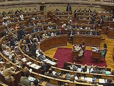 Advogados e professores ocupam metade dos assentos parlamentares - TVI