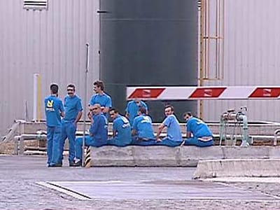 Trabalhadores da GM marcam greve de 24 horas - TVI