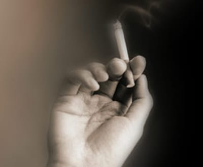 Crianças expostas ao fumo correm «enorme risco» de doenças - TVI