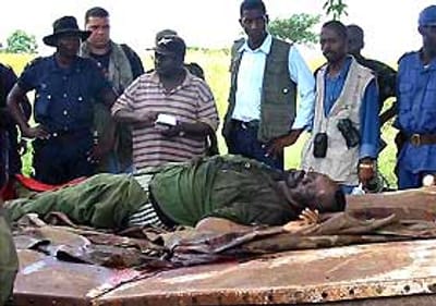 Túmulo de Savimbi «profanado» - TVI