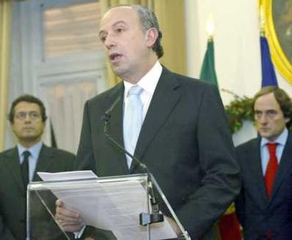 Governo de Santana Lopes pediu a demissão