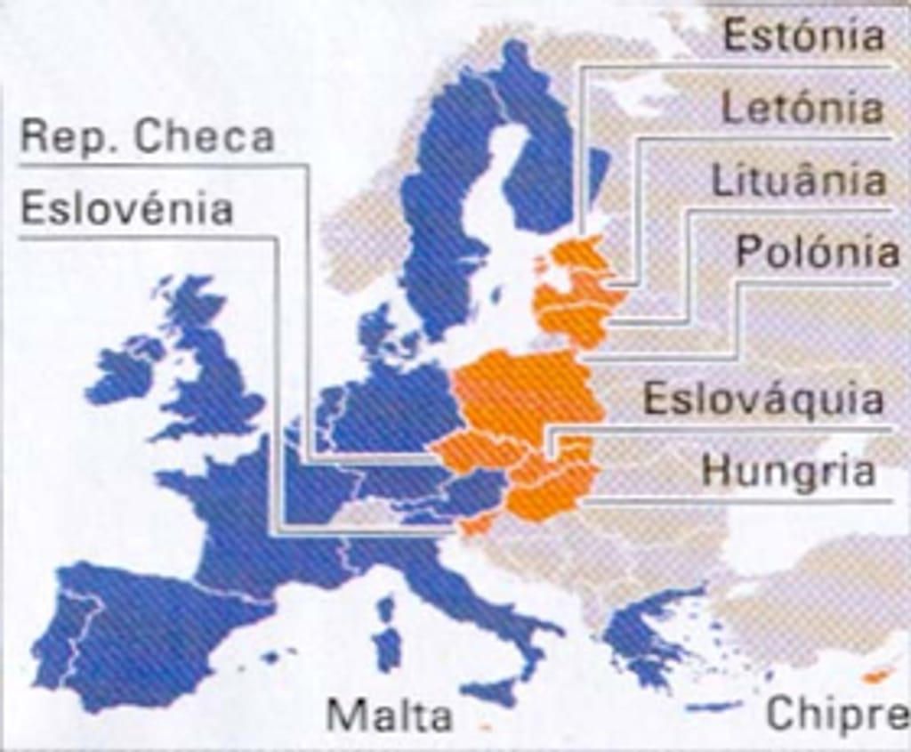 Novo mapa da UE, com 25 Estados