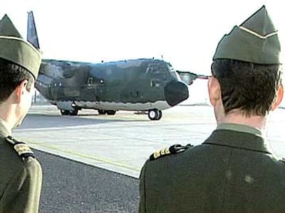 C-130 da Força Aérea traz para Lisboa 14 portugueses - TVI