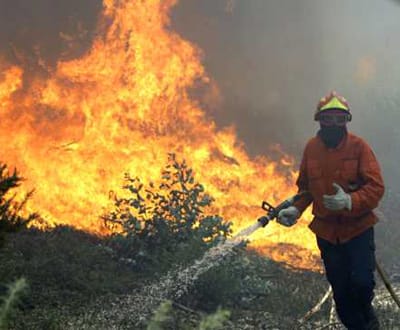 Oito incêndios a lavrar em Portugal - TVI