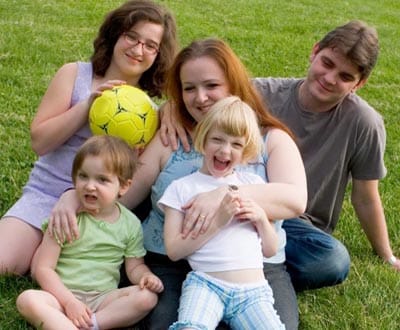 OE 2008: Governo baixa IRS a famílias com mais de um filho - TVI
