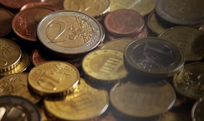 Euro ganha terreno sem dados macroeconómicos a pressionar - TVI