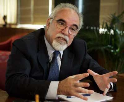 Salário mínimo: Vieira da Silva diz que «ameaças são despropositadas» - TVI