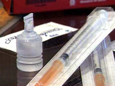 Troca de seringas em teste nas prisões - TVI