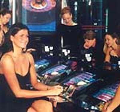 Casino de Lisboa: 22 mesas de jogo e 1500 máquinas - TVI