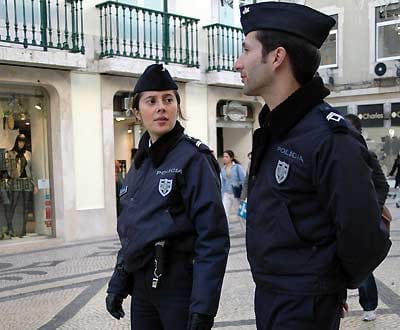 Bairros perigosos deviam ter «polícias da cidade» - TVI