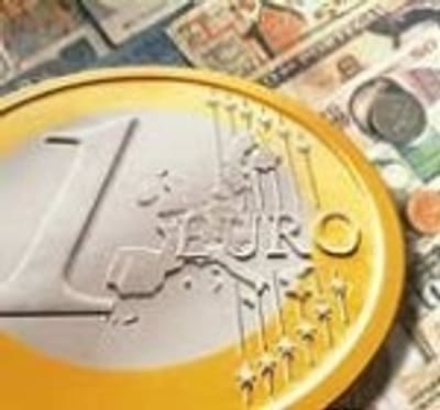 Euro afasta-se da marca dos 1,18 dólares - TVI