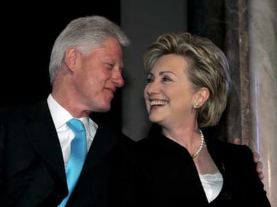 Casal Clinton cobrou 25 milhões em discursos desde 2014 - TVI