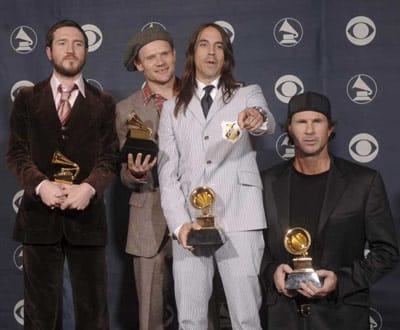 Novo álbum dos Red Hot Chili Peppers chega em Março de 2011 - TVI