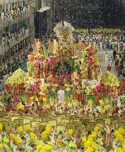 Portugueses em segundo lugar na lista de turistas do Carnaval do Rio - TVI