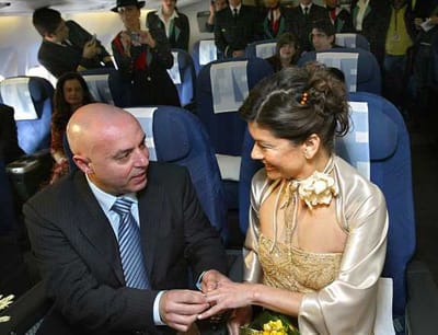 Conheceram-se e casaram a bordo de um avião - TVI