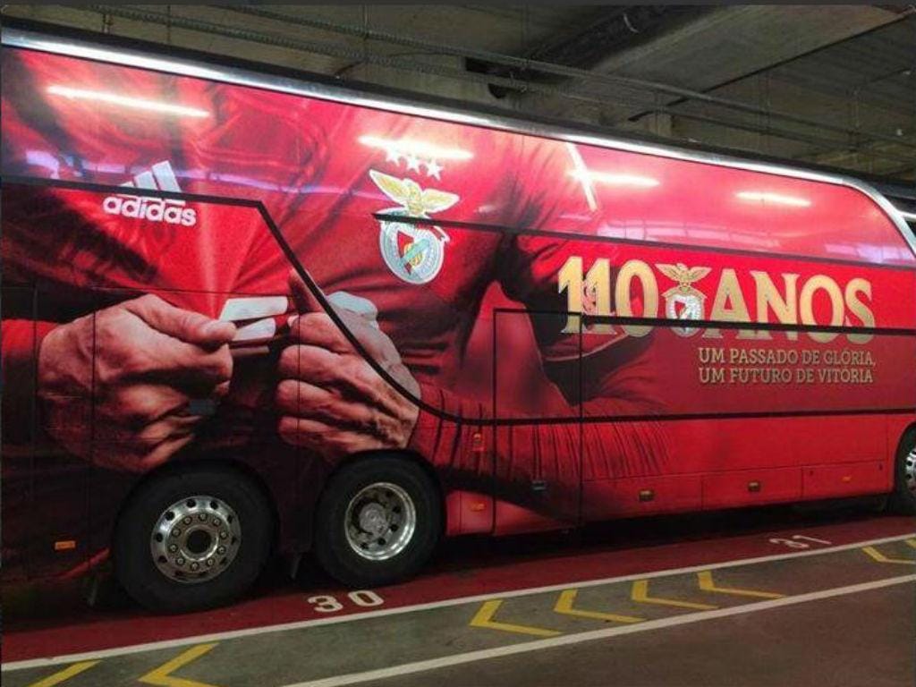Nova imagem do autocarro do Benfica (fonte: Mística Encarnada)