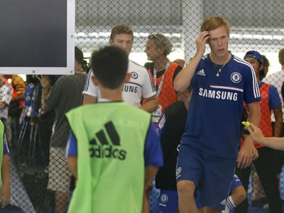 Chelsea volta a emprestar jovem lançado por Mourinho ao Fulham - TVI