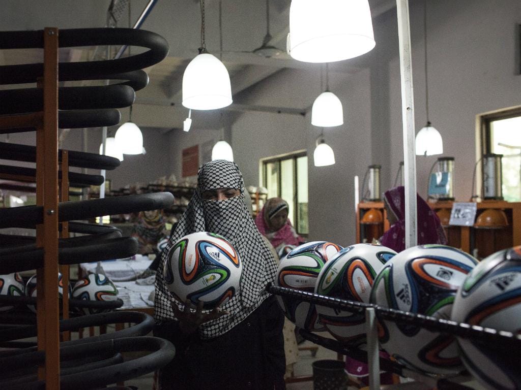 Bolas do Mundial são feitas no Paquistão