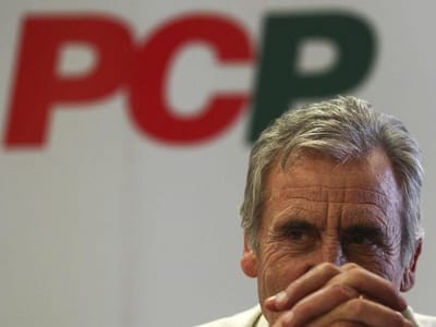 PCP teme que Governo tente impedir greve na TAP - TVI