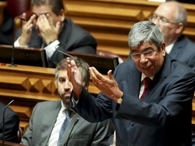 PS «inclina-se» para votar contra Orçamento do Estado de 2015 - TVI