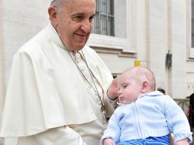 Papa cria comissão para acelerar processos de pedofilia - TVI